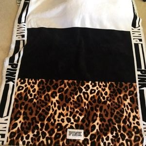 Victoria Secret PINK Sherpa Blanket Leop